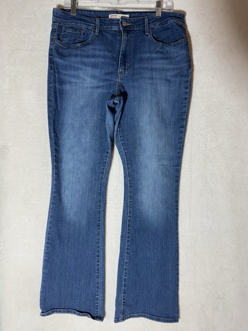Levi's Signature Mid Rise Bootcut Women's Jeans Size 14M W32 L32
